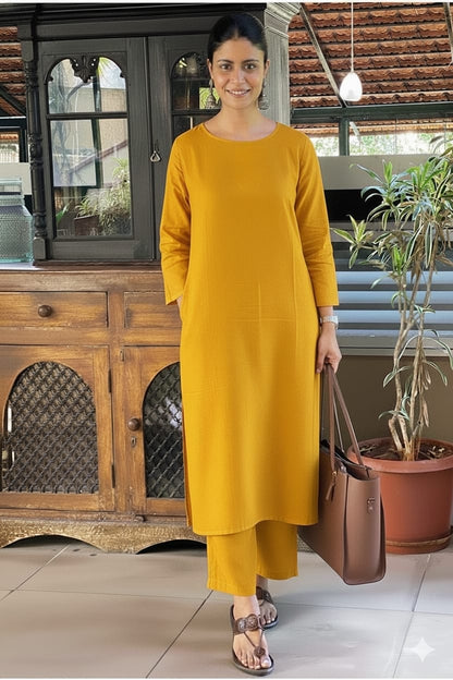 Upgrade your office wear wardrobe with this classy yet chic monochrome pant-set for all day comfort and trendy look🌸🌸 (SWSK13)