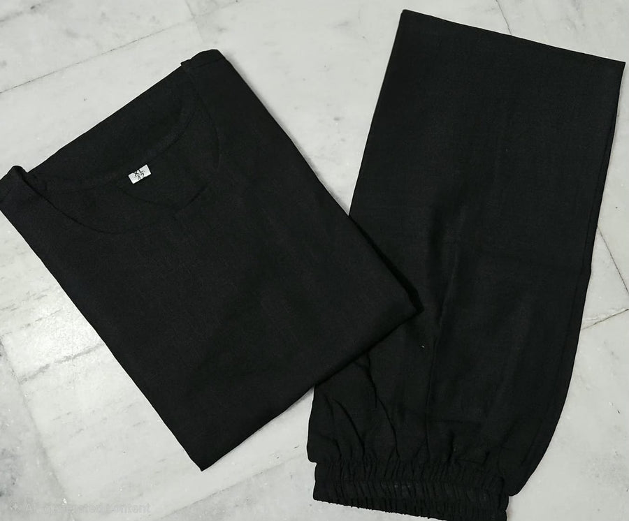 Upgrade your office wear wardrobe with this classy yet chic monochrome pant-set for all day comfort and trendy look🌸🌸 (SWSK13)