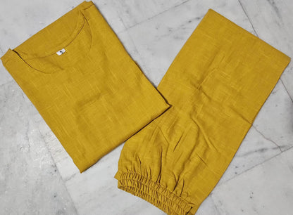 Upgrade your office wear wardrobe with this classy yet chic monochrome pant-set for all day comfort and trendy look🌸🌸 (SWSK13)