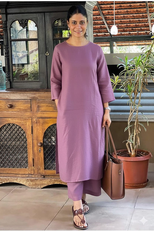 Upgrade your office wear wardrobe with this classy yet chic monochrome pant-set for all day comfort and trendy look🌸🌸 (SWSK13)