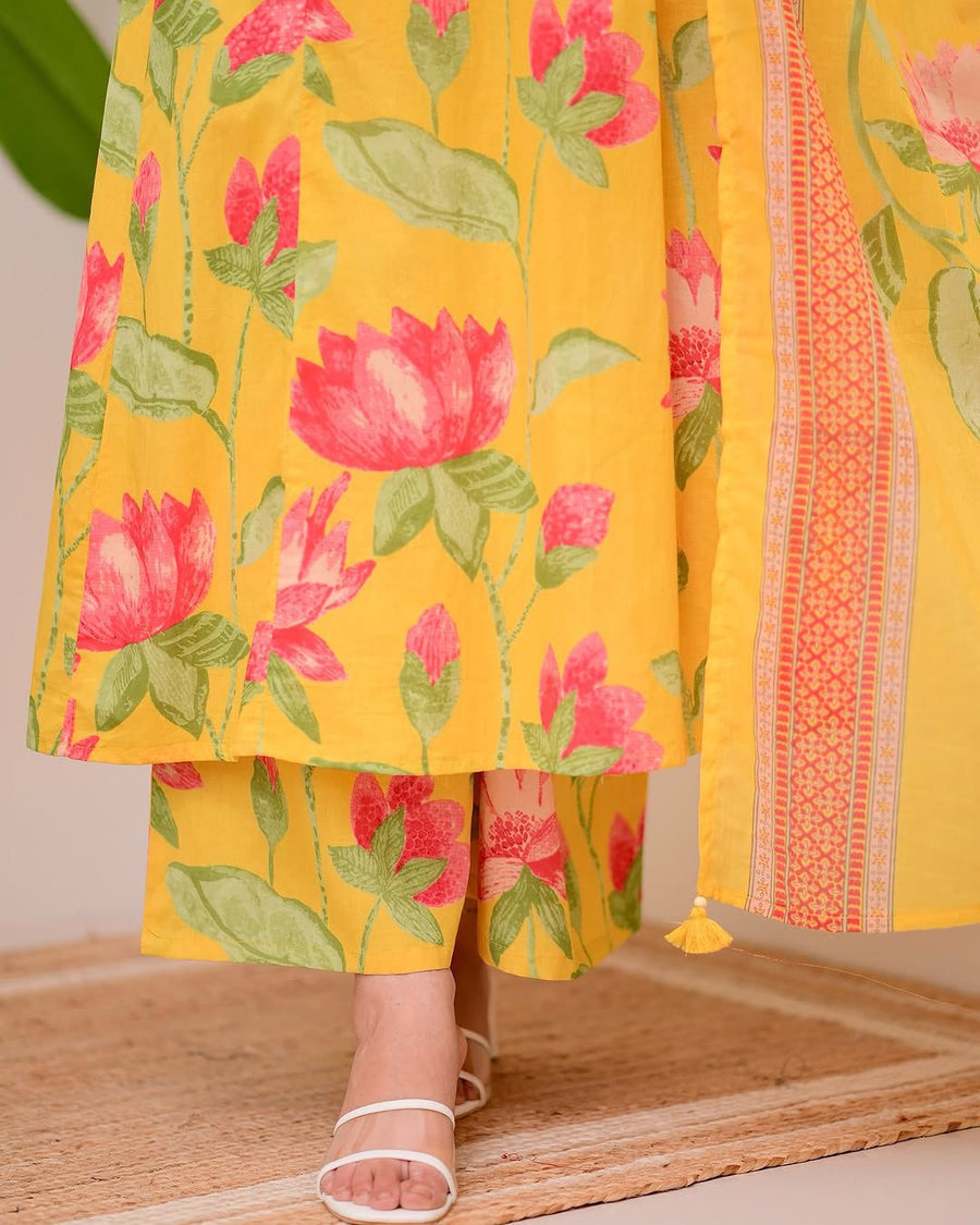 New stylish and affordable beautiful look straight alia cut set with beautiful print and fabric pure Cotton💃💃(SWSK14)