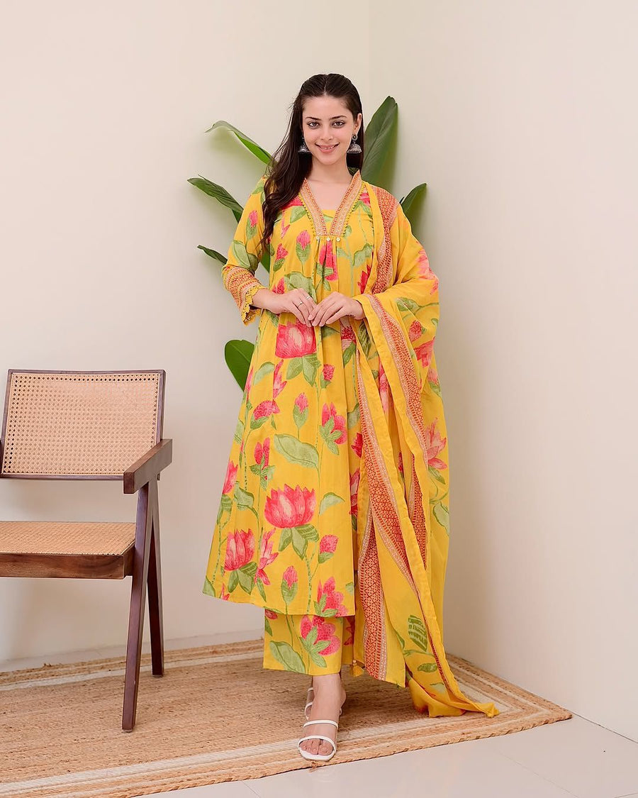 New stylish and affordable beautiful look straight alia cut set with beautiful print and fabric pure Cotton💃💃(SWSK14)