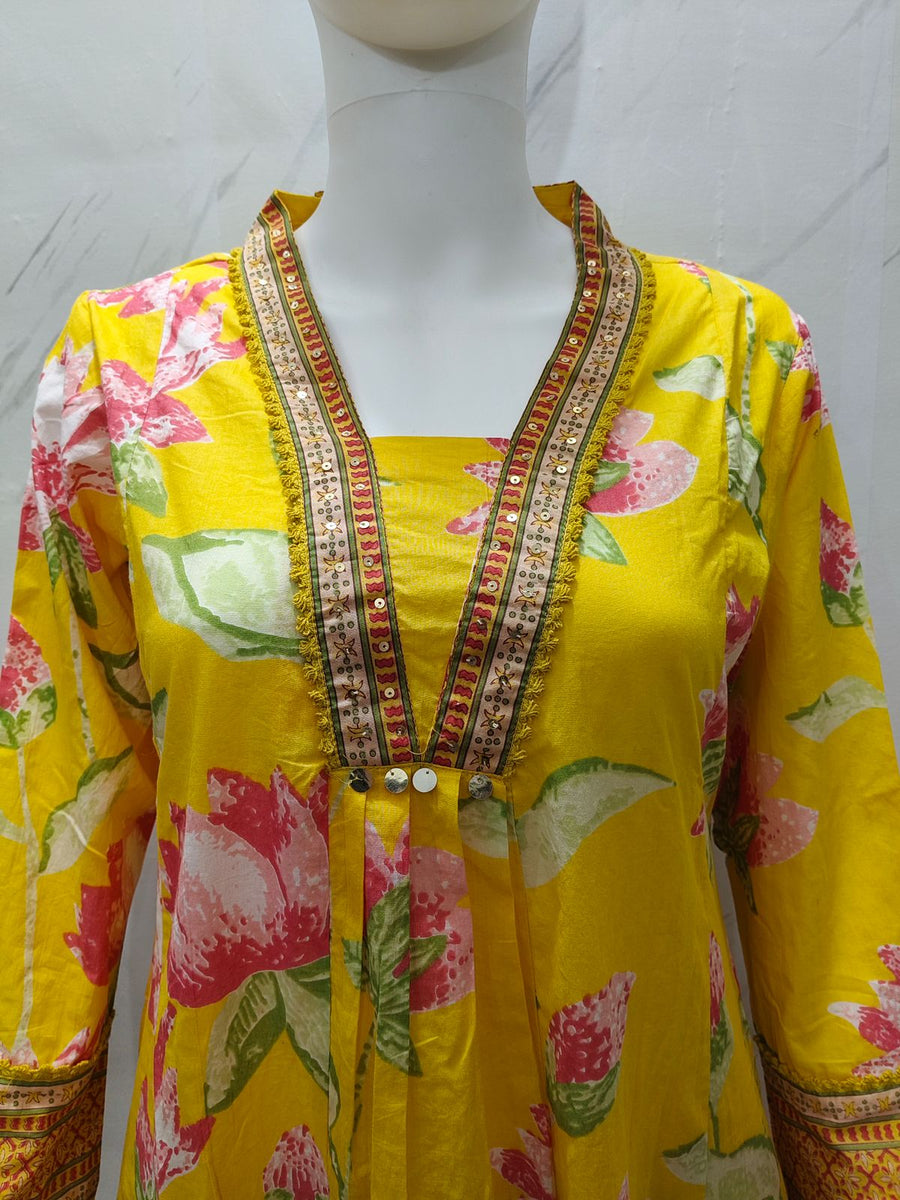 New stylish and affordable beautiful look straight alia cut set with beautiful print and fabric pure Cotton💃💃(SWSK14)