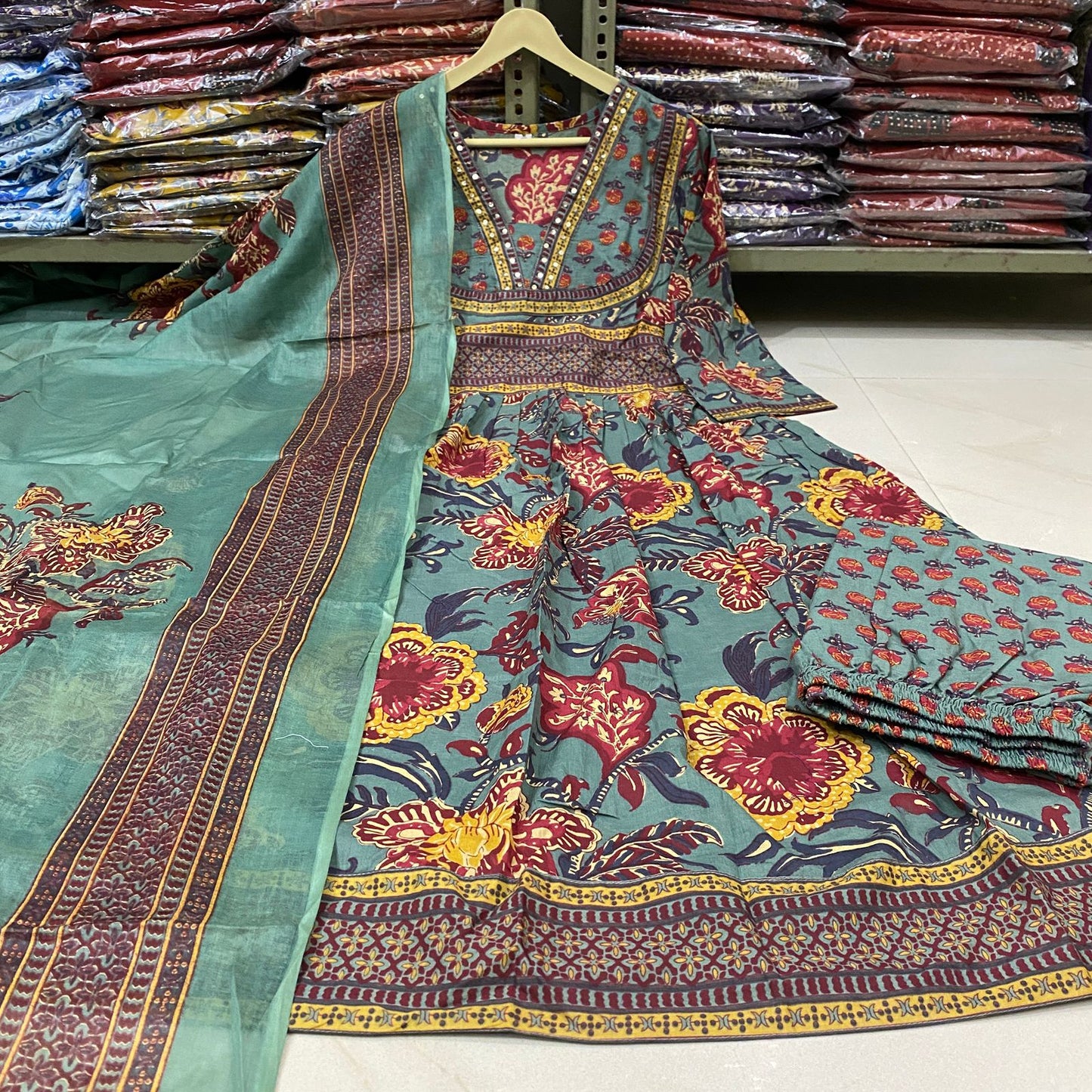 New stylish and affordable beautiful anarkali set with beautiful print and fabric pure Cotton💃💃(SWSK15)