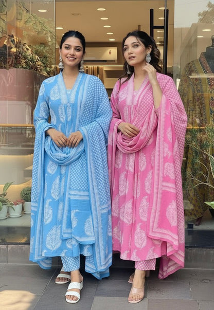 New stylish and affordable beautiful look a-line cut set with beautiful print and fabric pure Cotton💃💃 (SWSK18)