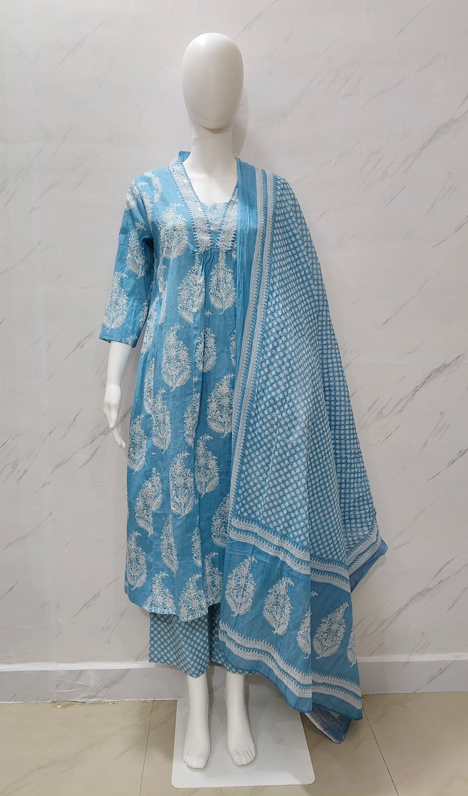 New stylish and affordable beautiful look a-line cut set with beautiful print and fabric pure Cotton💃💃 (SWSK18)