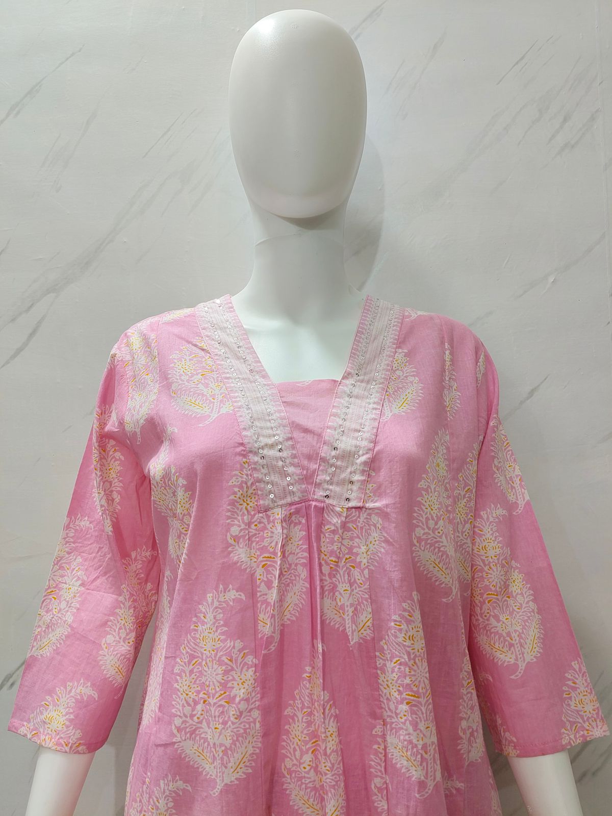 New stylish and affordable beautiful look a-line cut set with beautiful print and fabric pure Cotton💃💃 (SWSK18)