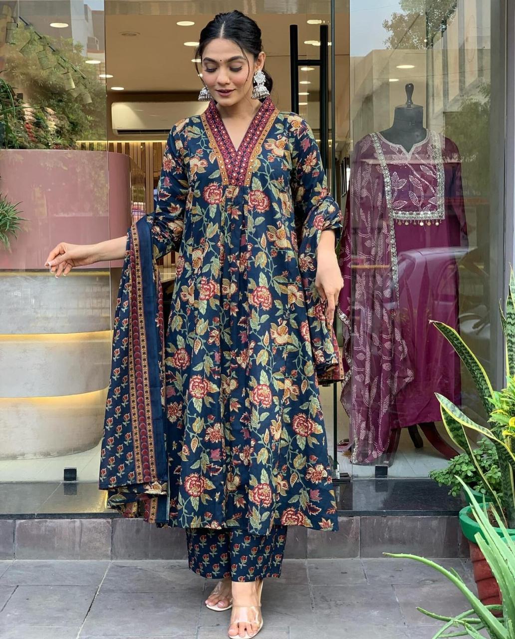 New stylish and affordable beautiful look straight alia cut set with beautiful print and fabric pure Cotton💃💃 (SWSK20)