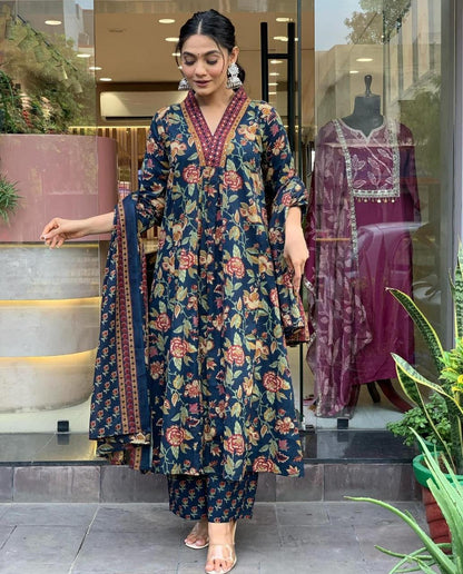 New stylish and affordable beautiful look straight alia cut set with beautiful print and fabric pure Cotton💃💃 (SWSK20)