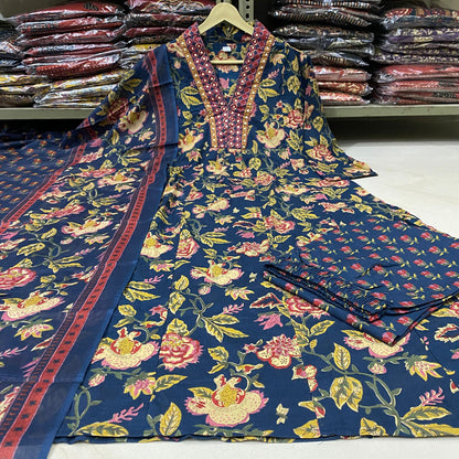 New stylish and affordable beautiful look straight alia cut set with beautiful print and fabric pure Cotton💃💃 (SWSK20)