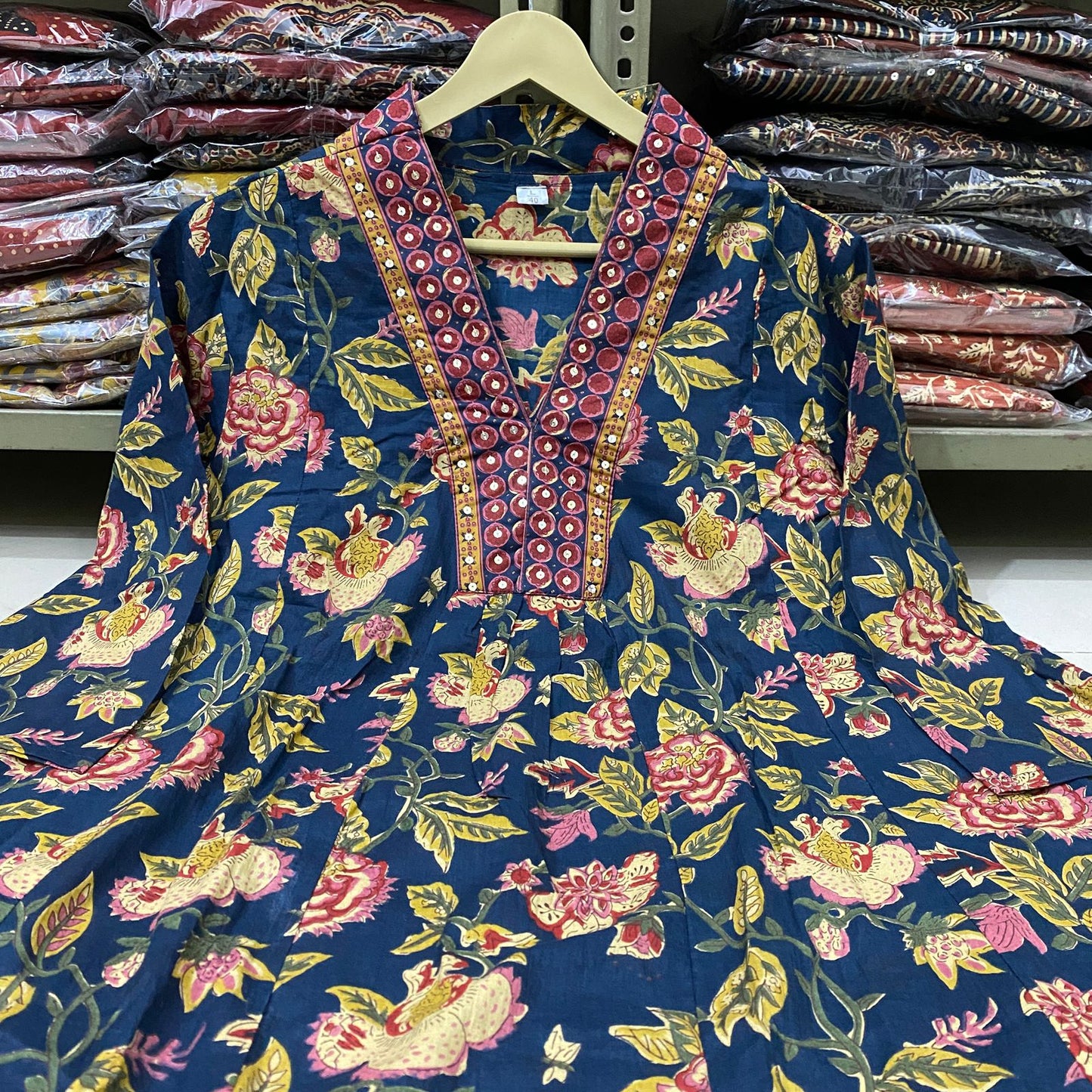 New stylish and affordable beautiful look straight alia cut set with beautiful print and fabric pure Cotton💃💃 (SWSK20)