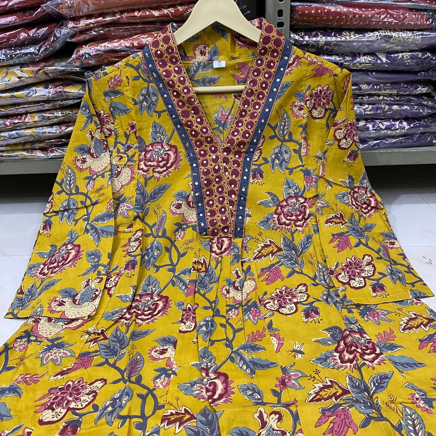 New stylish and affordable beautiful look straight alia cut set with beautiful print and fabric pure Cotton💃💃 (SWSK20)