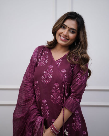 💃Walk Gracefully in our new cotton Angrakha Style Anarkali Dupatta set For All sessions.🌸 (SWSK26)