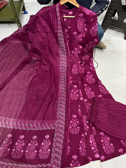 💃Walk Gracefully in our new cotton Angrakha Style Anarkali Dupatta set For All sessions.🌸 (SWSK26)
