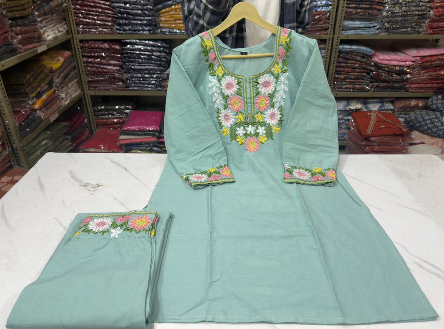 🧶work- embroidery 🪡 🪡 🪡 work on kurti front and pant and kurti border👗👗👗👗 (SWSK31)