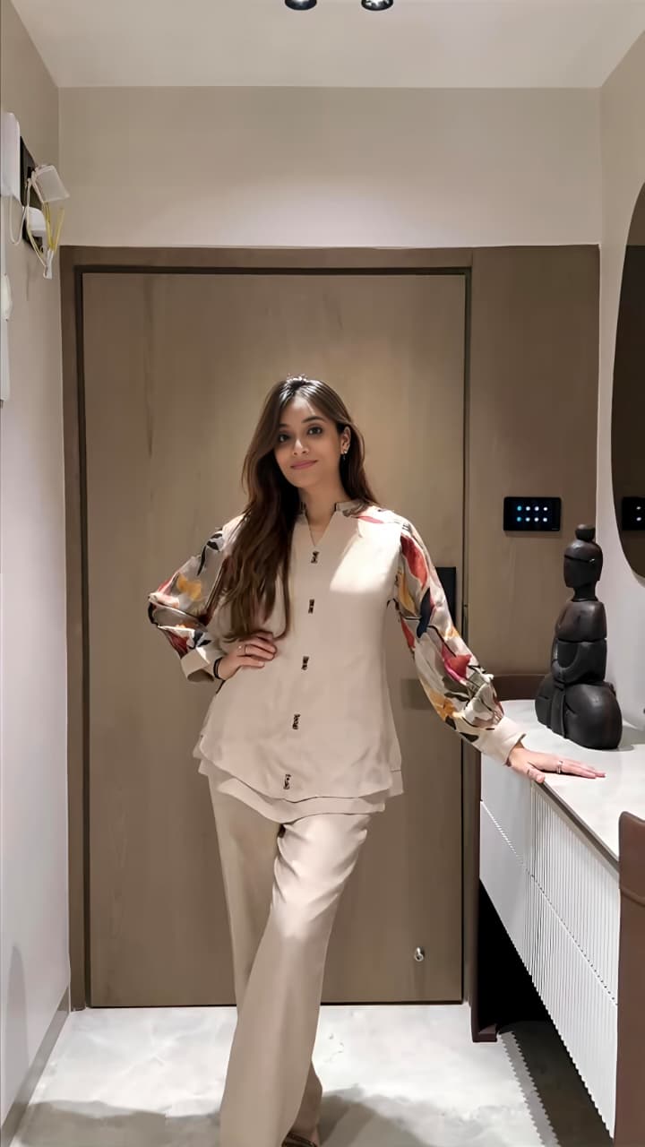 New to our smart premium woven cotton co-ord set with Beautiful Fox Georgette sleeves that's perfect for work to vacation (RD34)