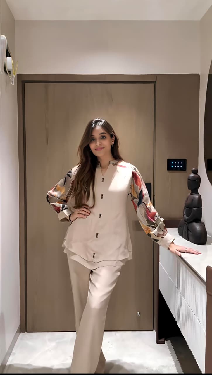 New to our smart premium woven cotton co-ord set with Beautiful Fox Georgette sleeves that's perfect for work to vacation (RD34)