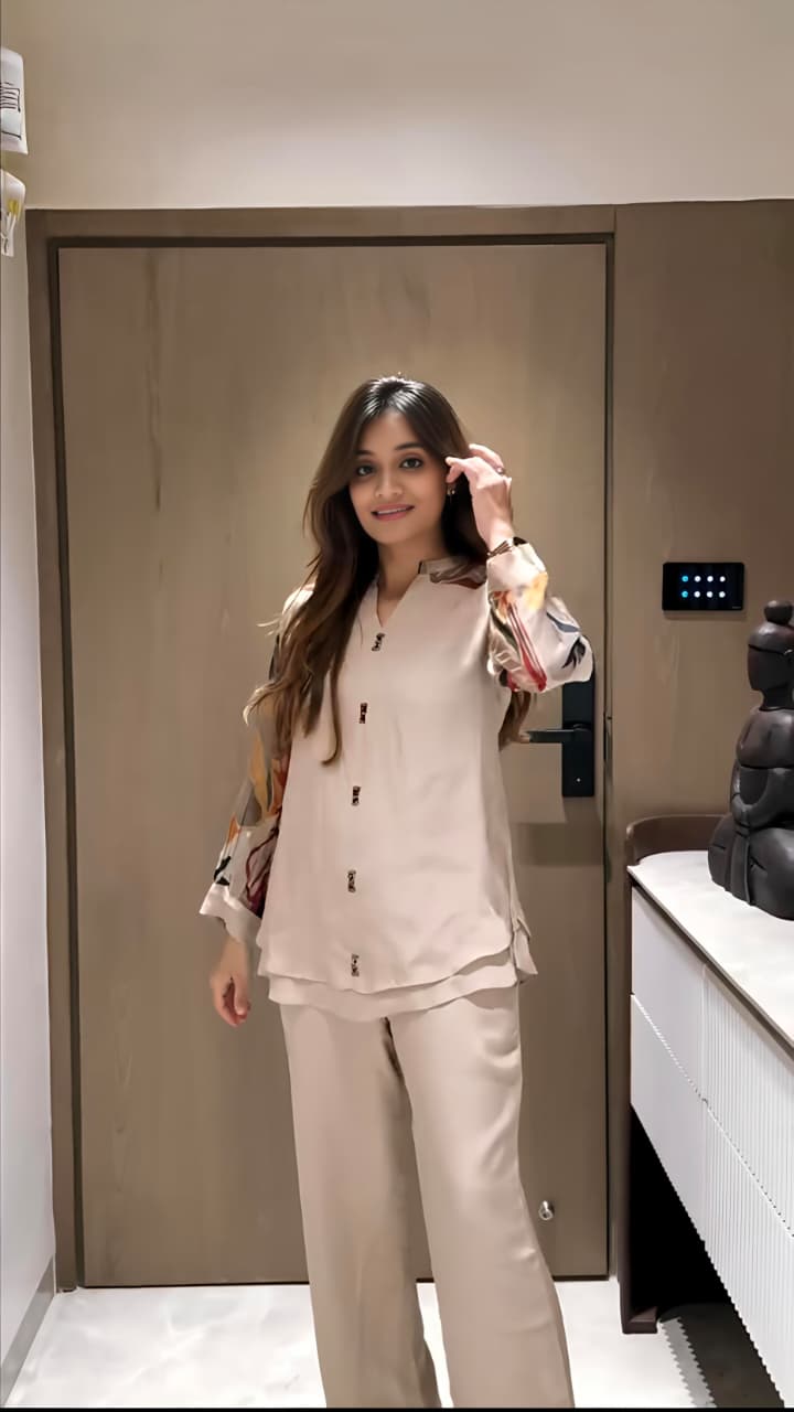 New to our smart premium woven cotton co-ord set with Beautiful Fox Georgette sleeves that's perfect for work to vacation (RD34)