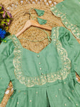 Tradition Meets Modern Grace in This Stunning Ethnic Ensemble (RRRD31)