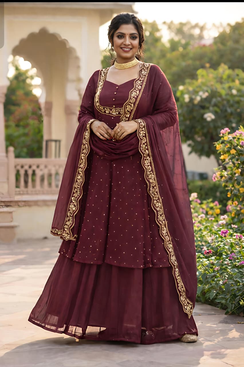 Tradition Meets Modern Grace in This Stunning Ethnic Ensemble (RRRD31)