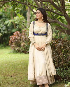 NEW LAUNCHING  3 PIECE  SUIT SET WITH BEAUTIFUL YOKE (RRRD32)