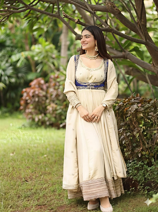 NEW LAUNCHING  3 PIECE  SUIT SET WITH BEAUTIFUL YOKE (RRRD32)