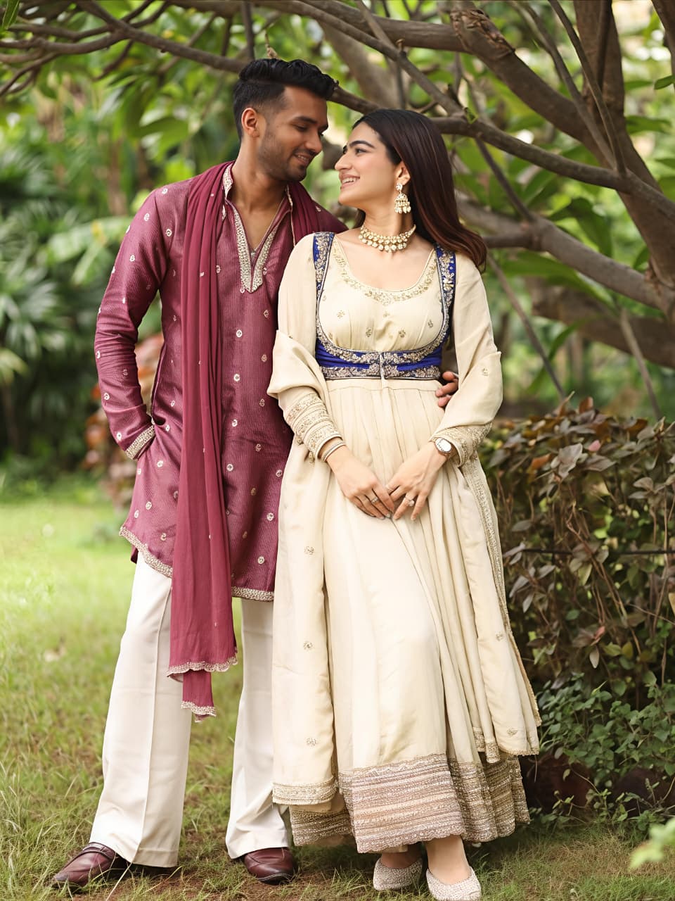 NEW LAUNCHING  3 PIECE  SUIT SET WITH BEAUTIFUL YOKE (RRRD32)