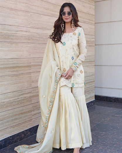 NEW LAUNCHING  3 PIECE  SHARARA SET (RRRD33)