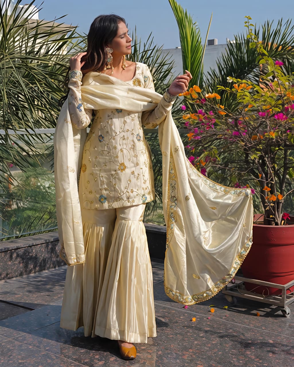 NEW LAUNCHING  3 PIECE  SHARARA SET (RRRD33)