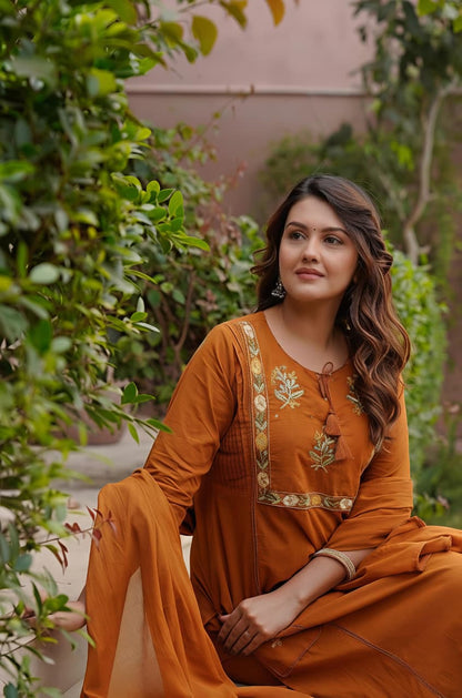 🌹🌹 fine Cotton fabric with beautiful embroidery on neck, sleeves, Kurti with plazo with one side pocket on pant(SWSK59)