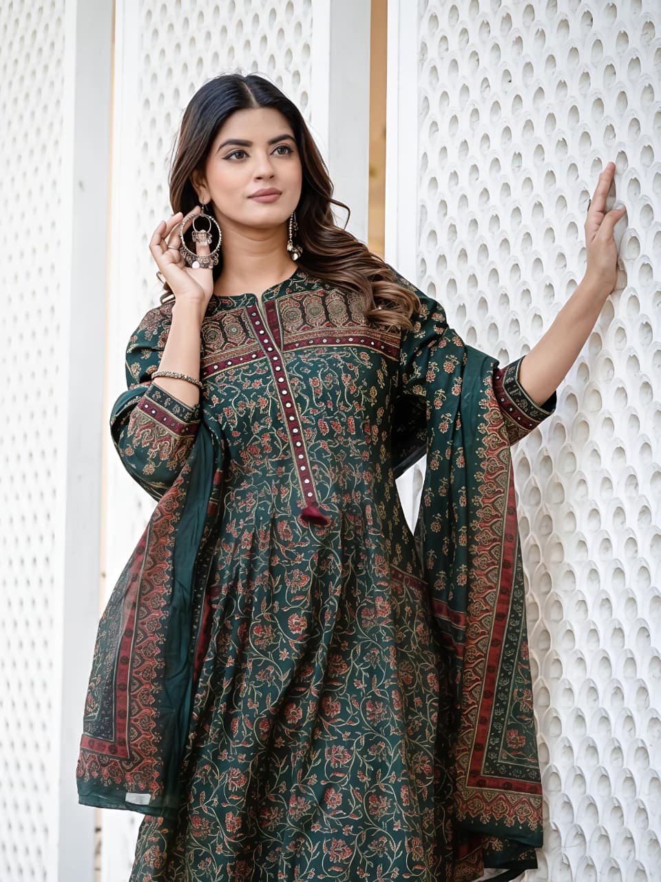 🌹🌹 fine taj cotton 60 60 fabric with beautiful printed Kurti with plazo with one side pocket on pant(SWSK60)