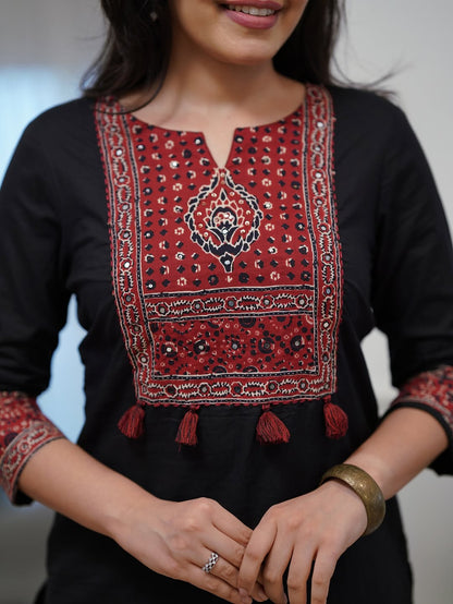 Elegant Maroon & Black Printed Kurta Set with Dupatta(RD44)