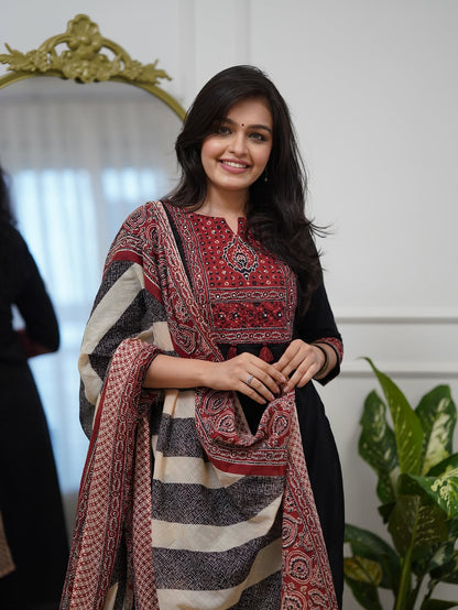 Elegant Maroon & Black Printed Kurta Set with Dupatta(RD44)