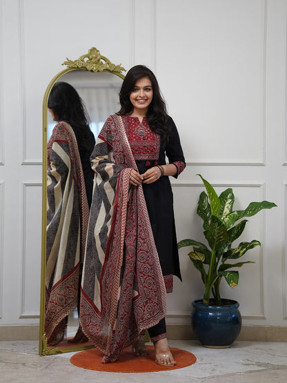 Elegant Maroon & Black Printed Kurta Set with Dupatta(RD44)
