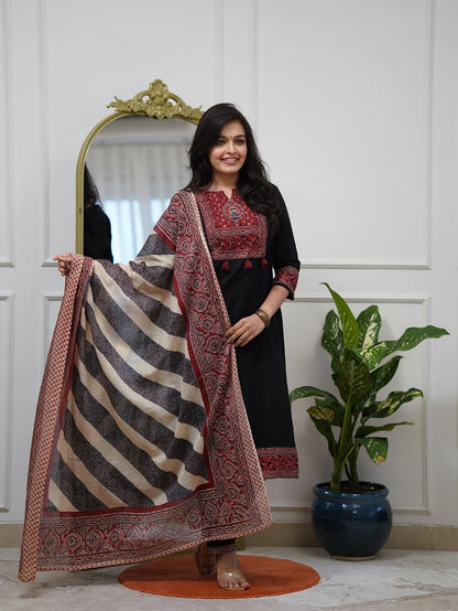 Elegant Maroon & Black Printed Kurta Set with Dupatta(RD44)