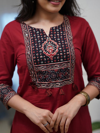 Elegant Maroon & Black Printed Kurta Set with Dupatta(RD44)