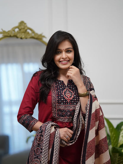 Elegant Maroon & Black Printed Kurta Set with Dupatta(RD44)