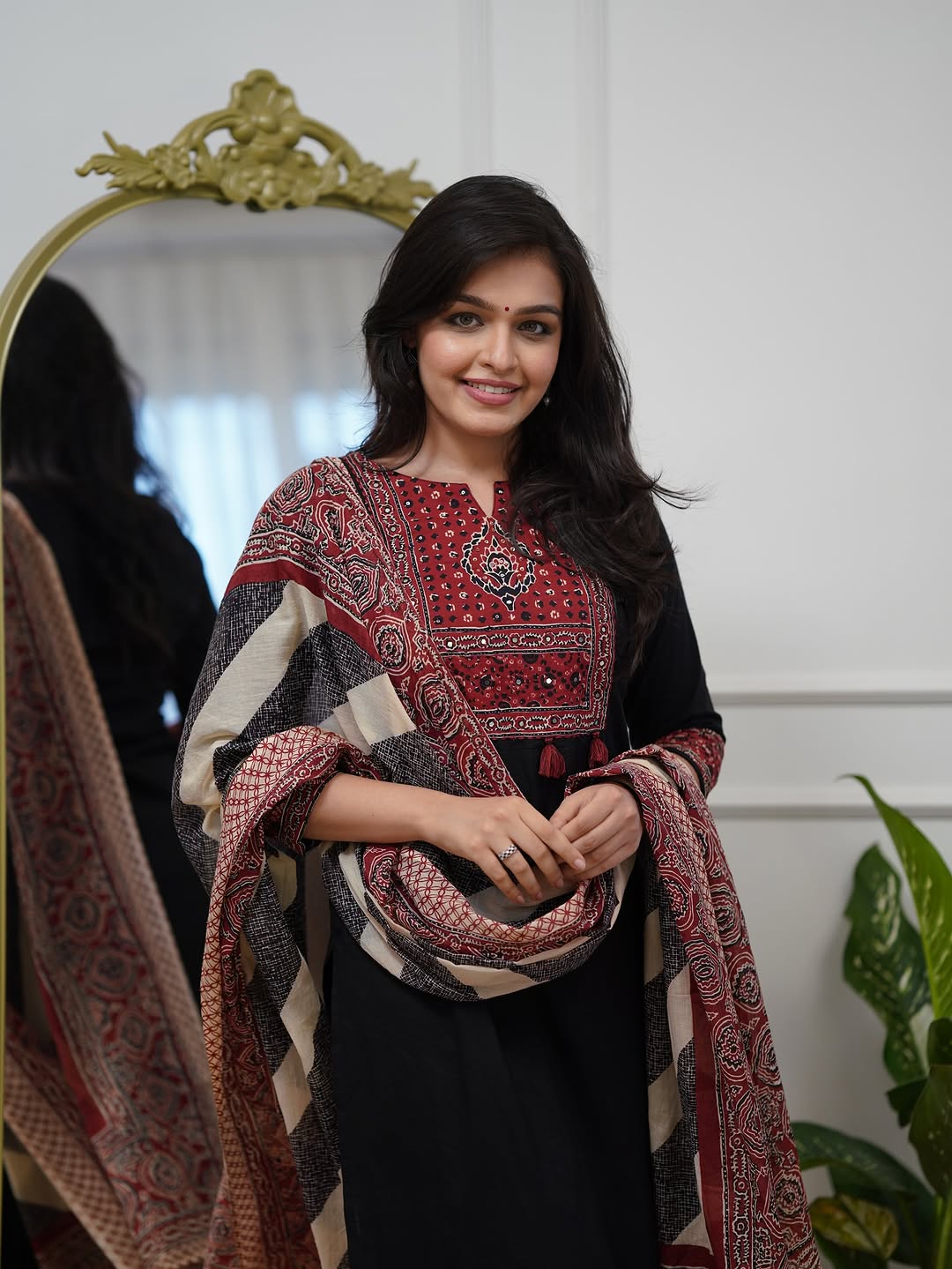 Elegant Maroon & Black Printed Kurta Set with Dupatta(RD44)