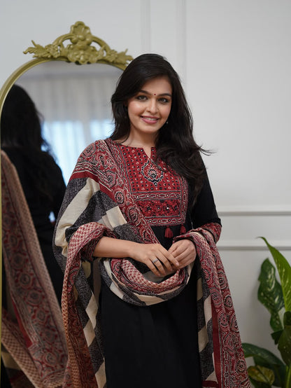 Elegant Maroon & Black Printed Kurta Set with Dupatta(RD44)