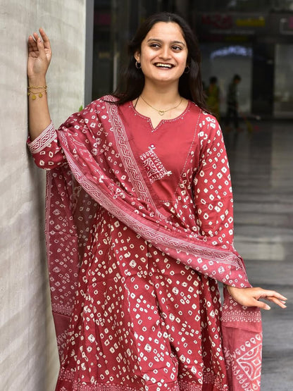 Look Beautiful in our New all over Bandhani Discharge Printed suit set cotton Dupatta pant set for all day comfort 💖(RD45)