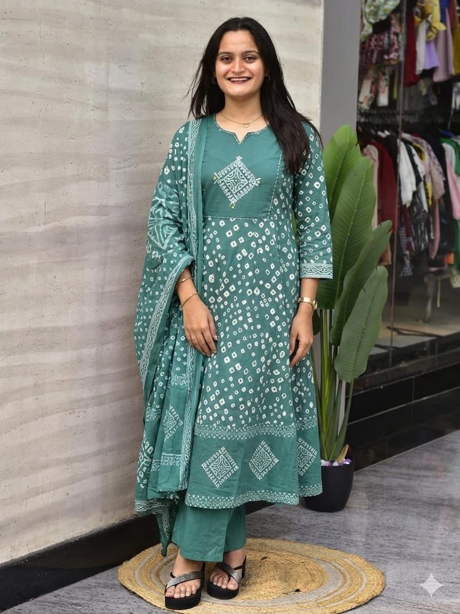 Look Beautiful in our New all over Bandhani Discharge Printed suit set cotton Dupatta pant set for all day comfort 💖(RD45)