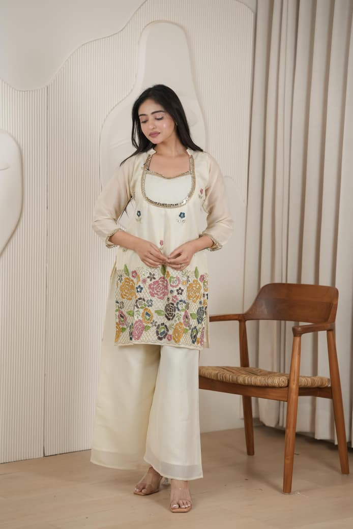 Featuring beautiful Heavy Suit Set (RRR46)
