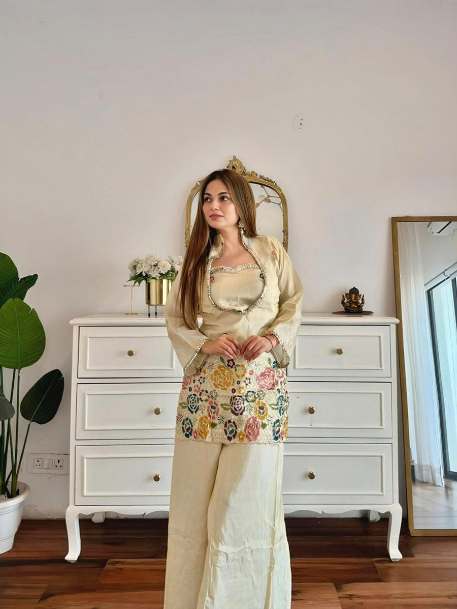 Featuring beautiful Heavy Suit Set (RRR46)