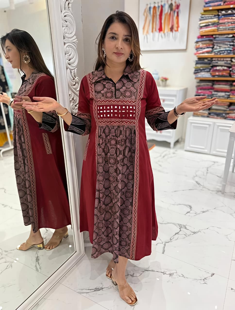 Looking effortlessly stylish in this versatile cotton kurti (RD54)