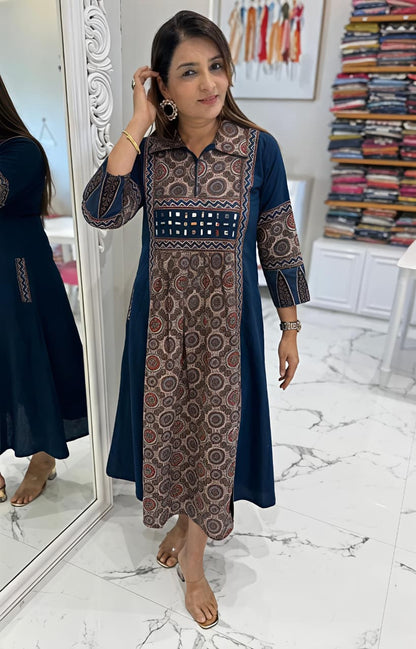Looking effortlessly stylish in this versatile cotton kurti (RD54)