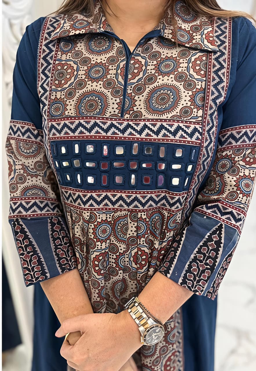 Looking effortlessly stylish in this versatile cotton kurti (RD54)
