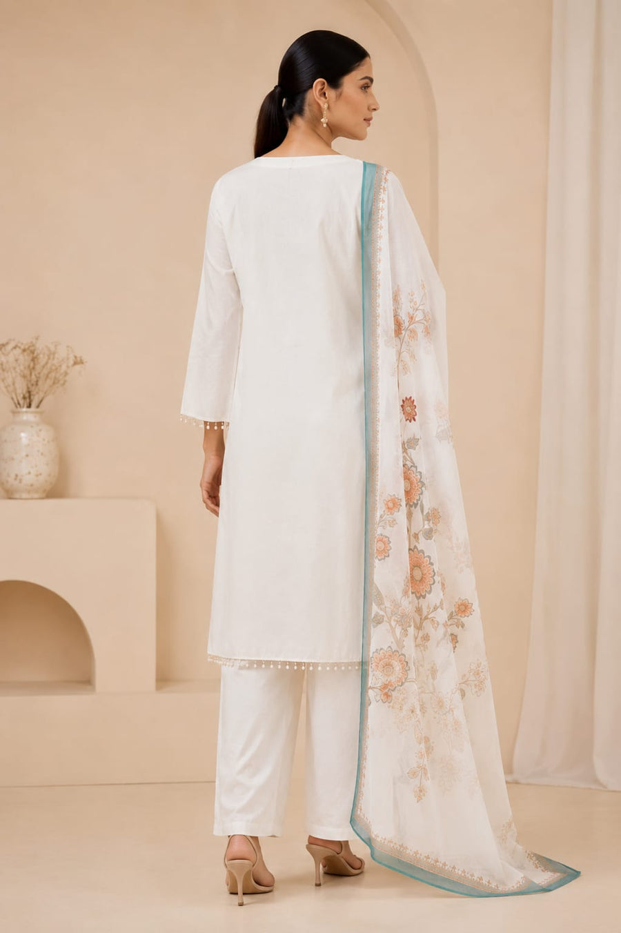 Royal Peacock Embroidered White Suit Set🤍🦚 (RRRD53)