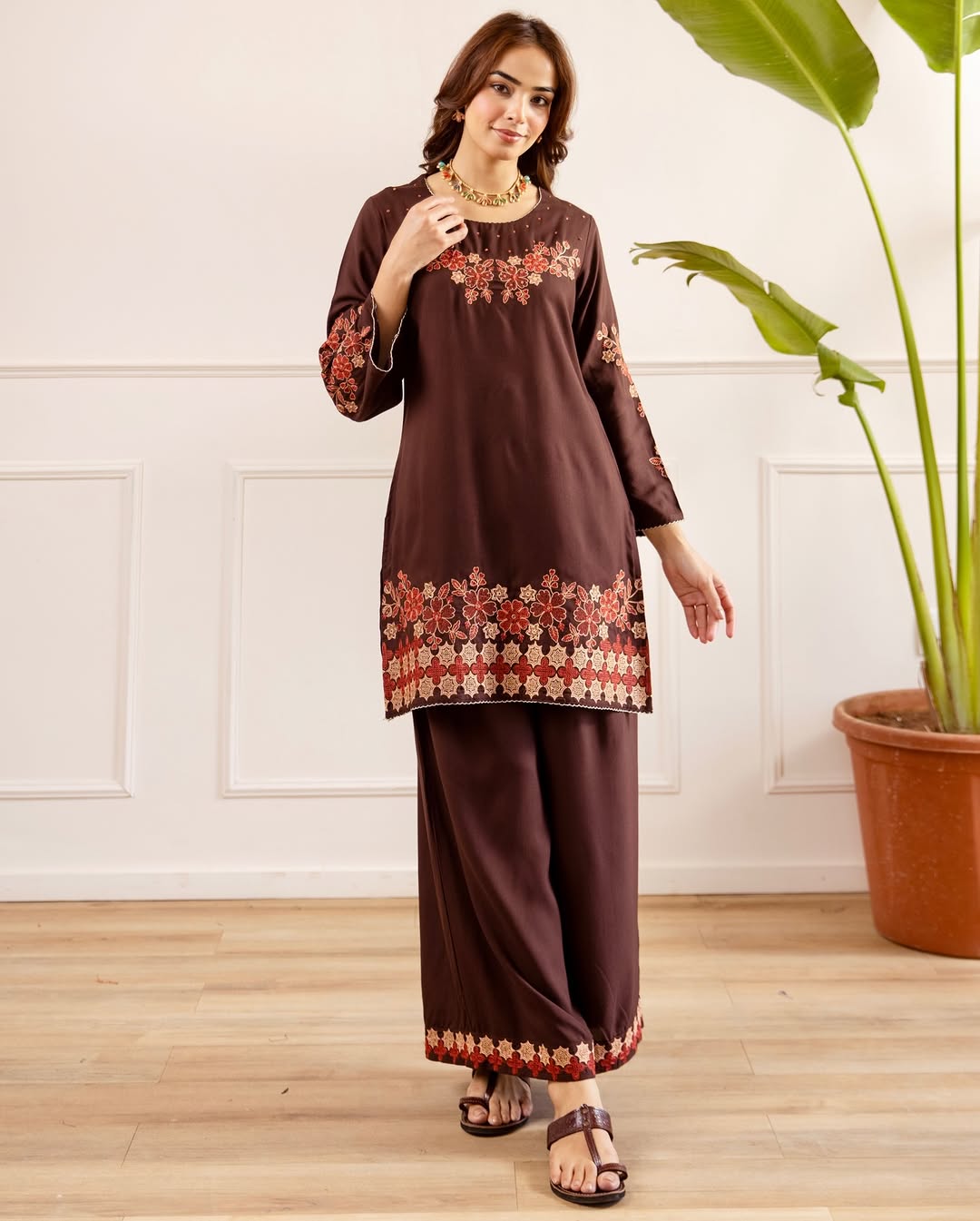 **Floral Embroidered Wide-Leg Co-ord Set** (RD70)
