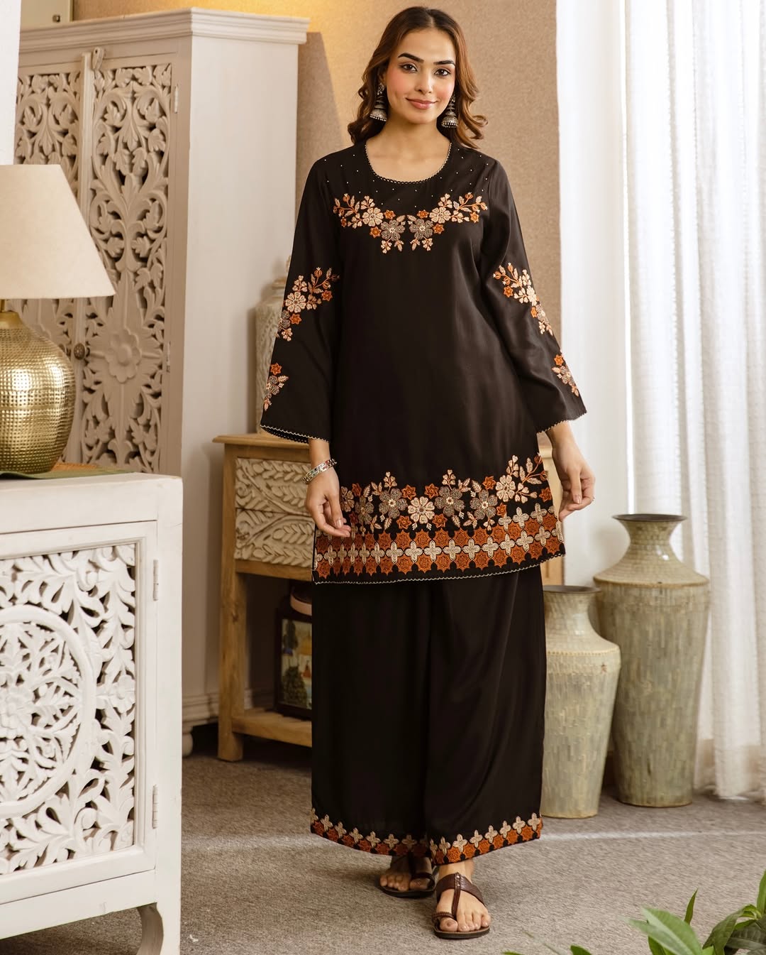**Floral Embroidered Wide-Leg Co-ord Set** (RD70)