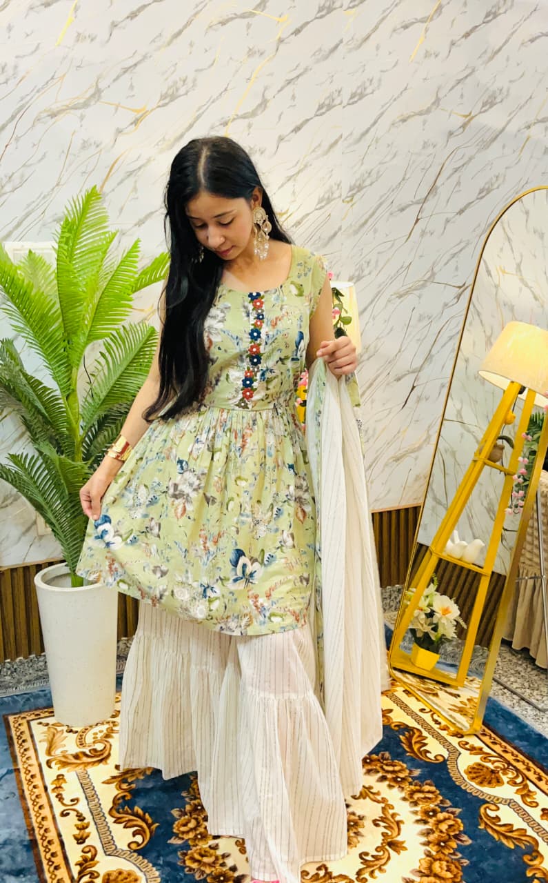 Botanical Print Kurta Set with Flared Pants (RRRD61)